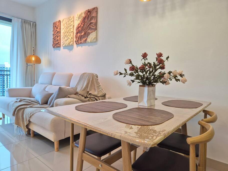 Park Bright & High Floor 2 4 Pax Apartment Johor Bahru